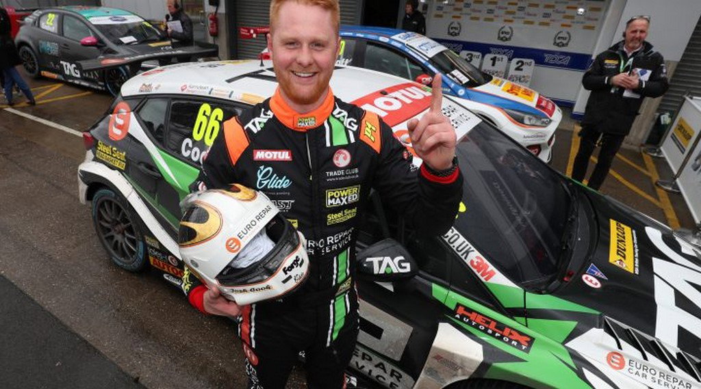 PCCGB Donington Park: Ellinas holds off Zamparelli for race one win